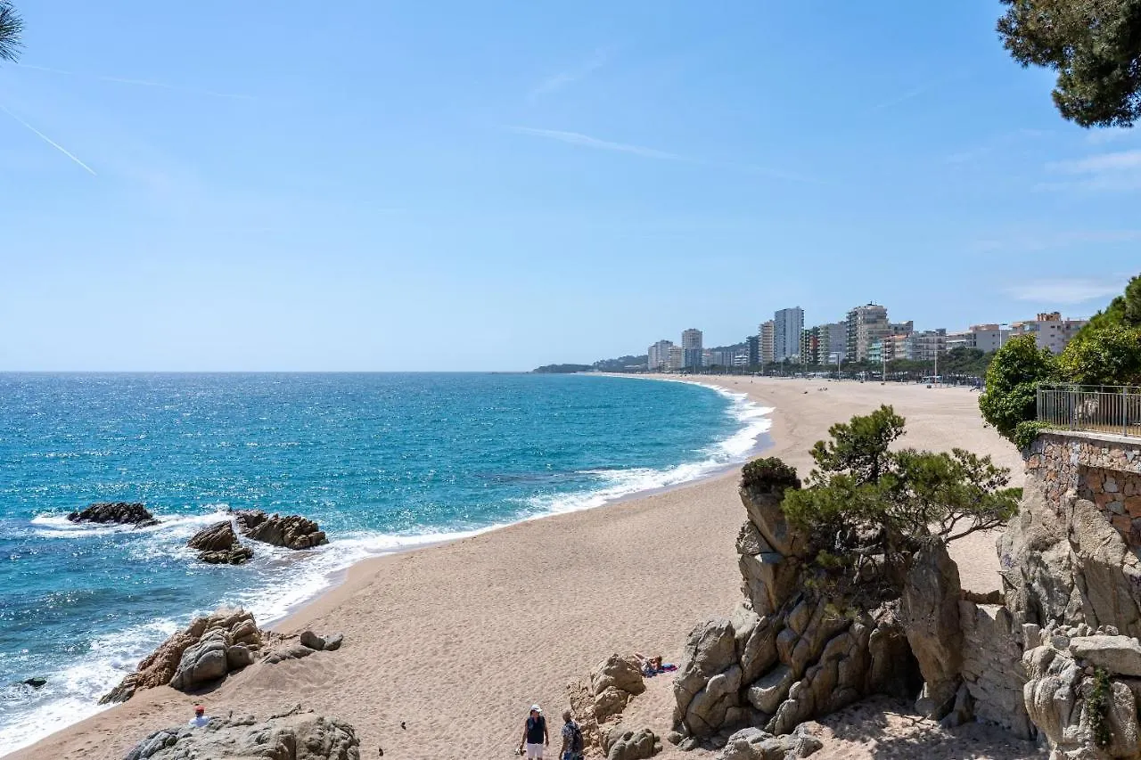 Hauzify I Apartaments Palace Platja d'Aro Spain